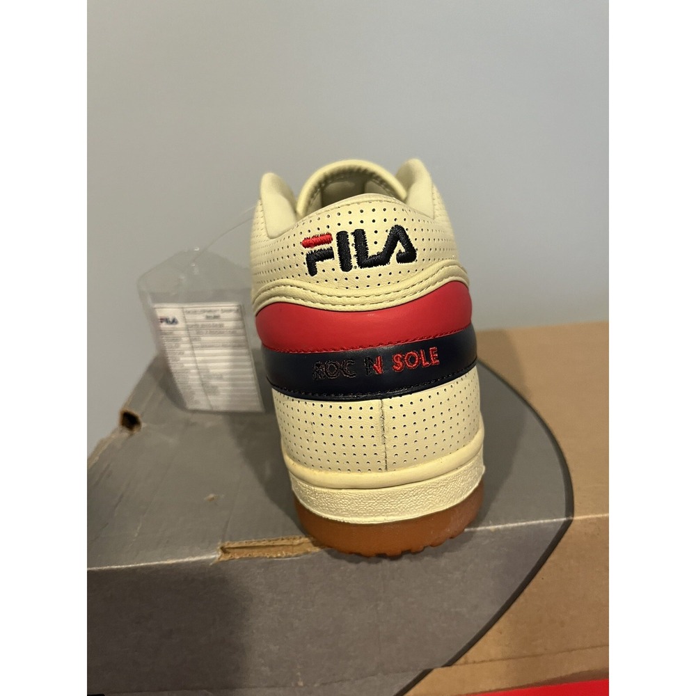 Fila Tennis Original Roc Nation Sample  Tag 1/1  Size 9 Looks See Right Shoe